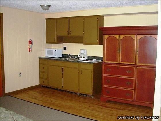 Red Carpet Inn On The Lake - Oneonta Buitenkant foto