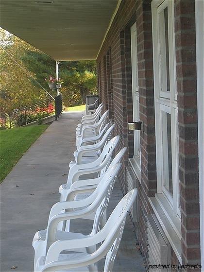 Red Carpet Inn On The Lake - Oneonta Faciliteiten foto
